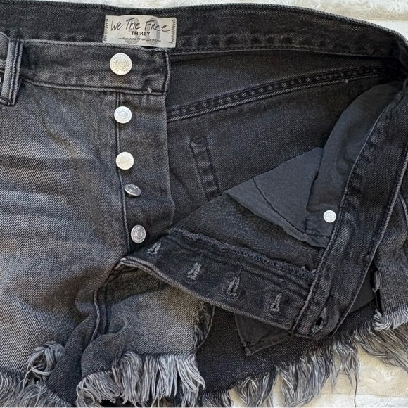 WE THE FREE Distressed Black Denim Jean Shorts Size 30 - Picture 6 of 9